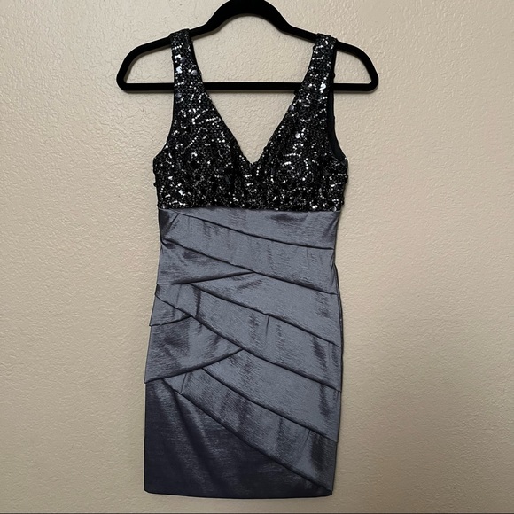 Betsy & Adam Dresses & Skirts - Silver & Black Semi-Formal Dress- Size 6